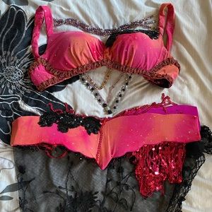 Pink and black bra/belt Bellidance set